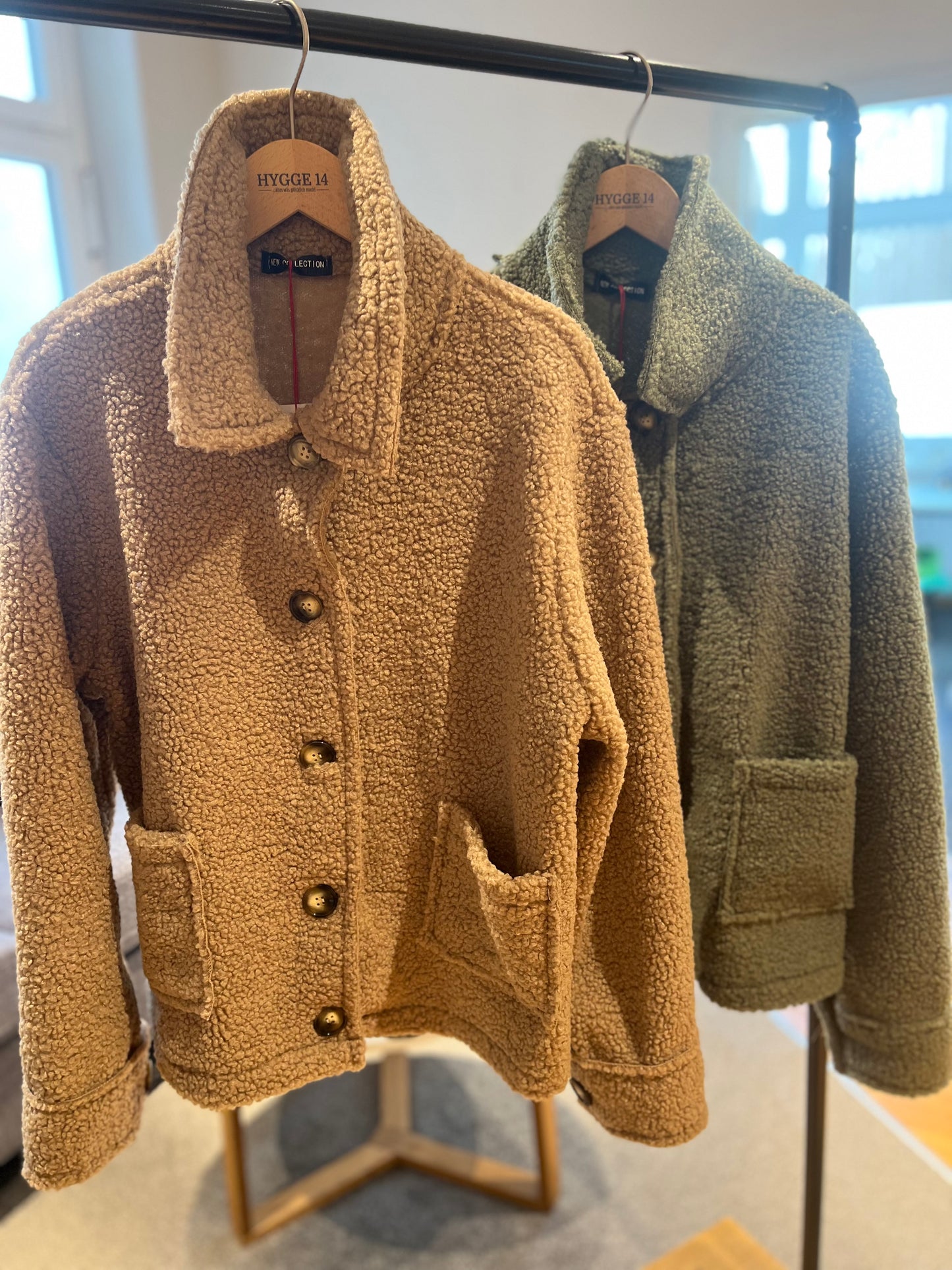 Teddy Jacke mit Knöpfen