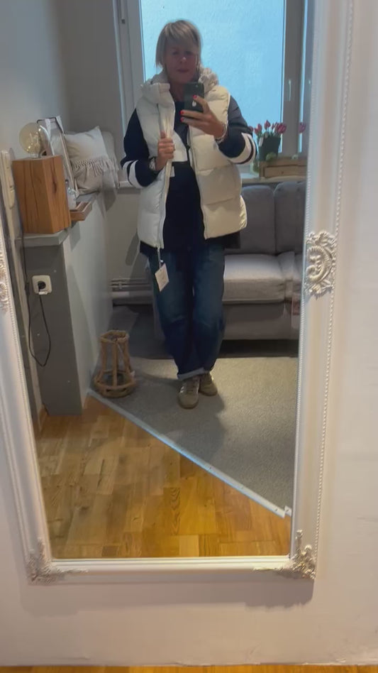 Sweat Shirt